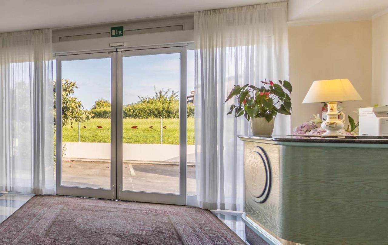 Aviano Palace Hotel エクステリア 写真
